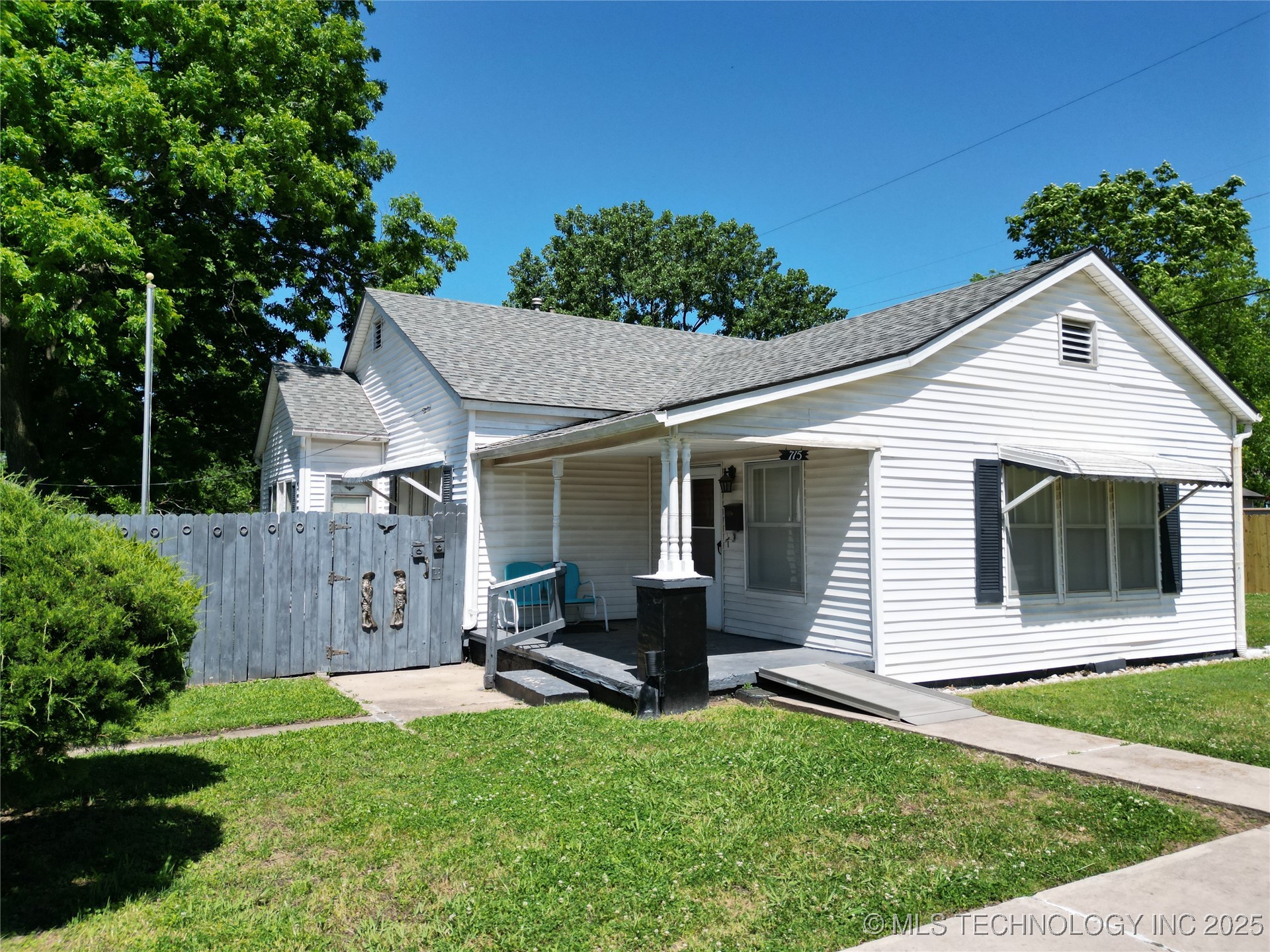 715 S Cherry