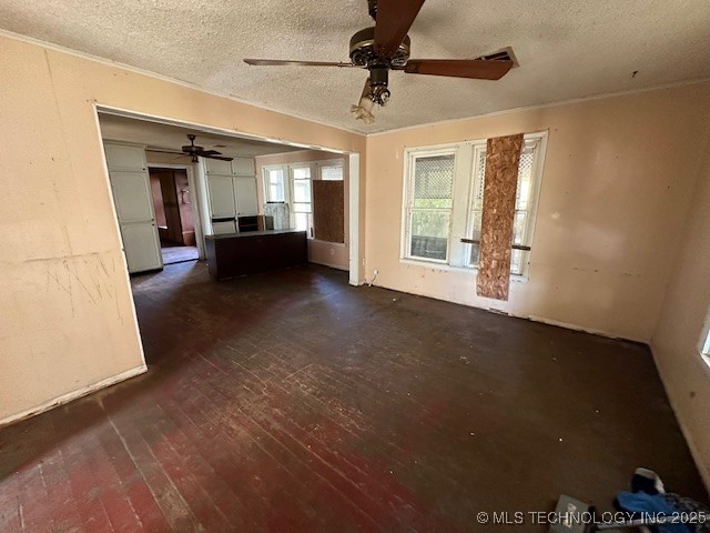 301 S Hinckley