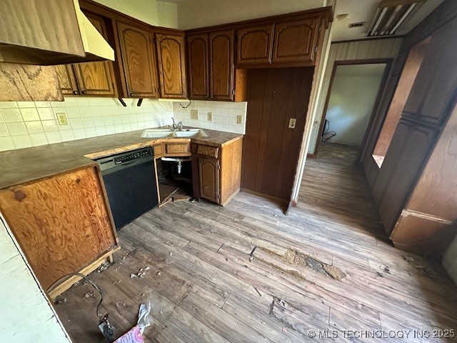 301 S Hinckley