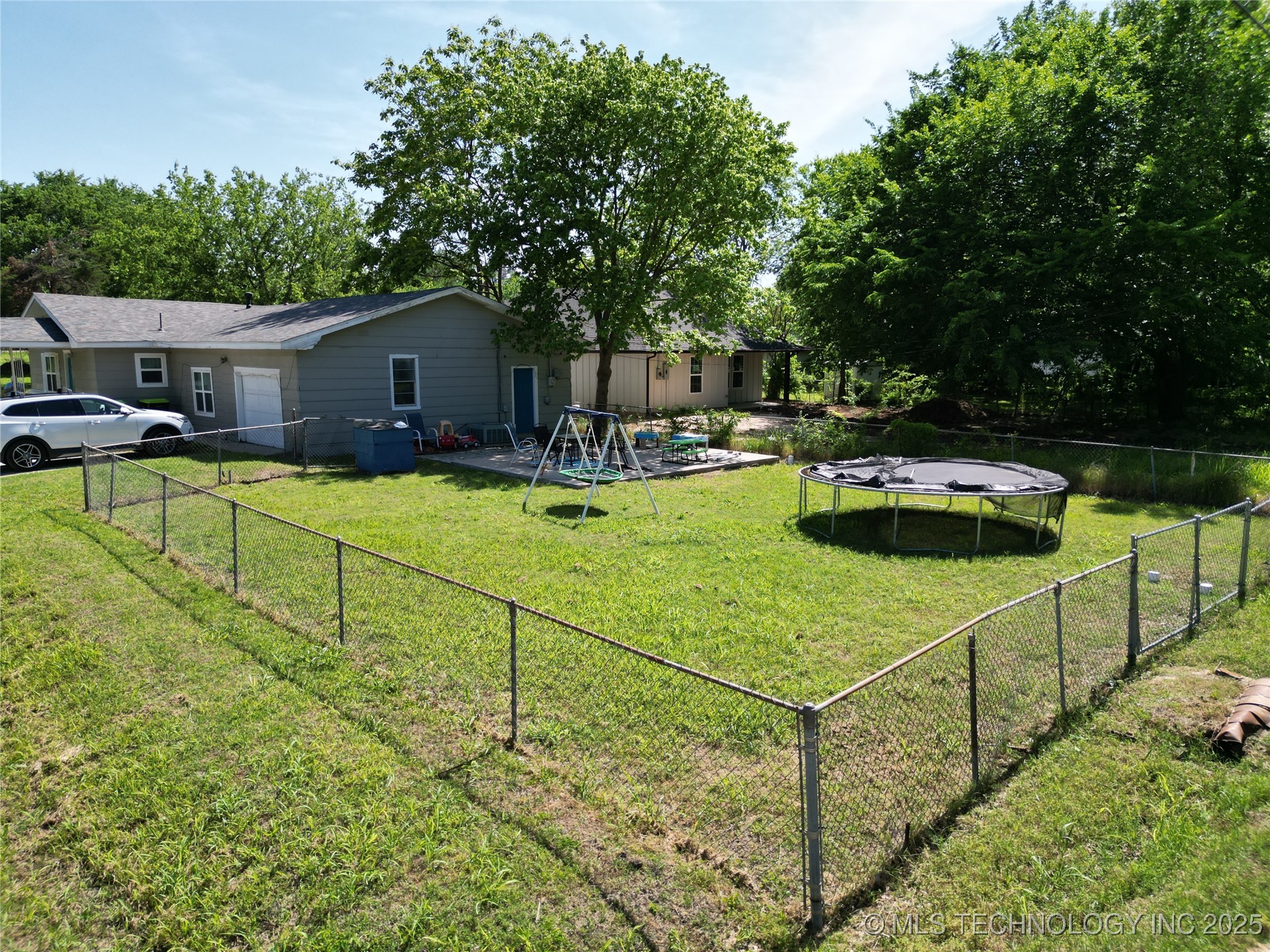 1000 W 13th