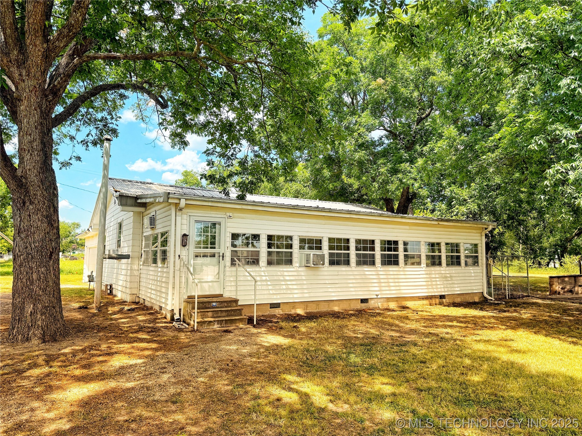 509 E Highway Highway