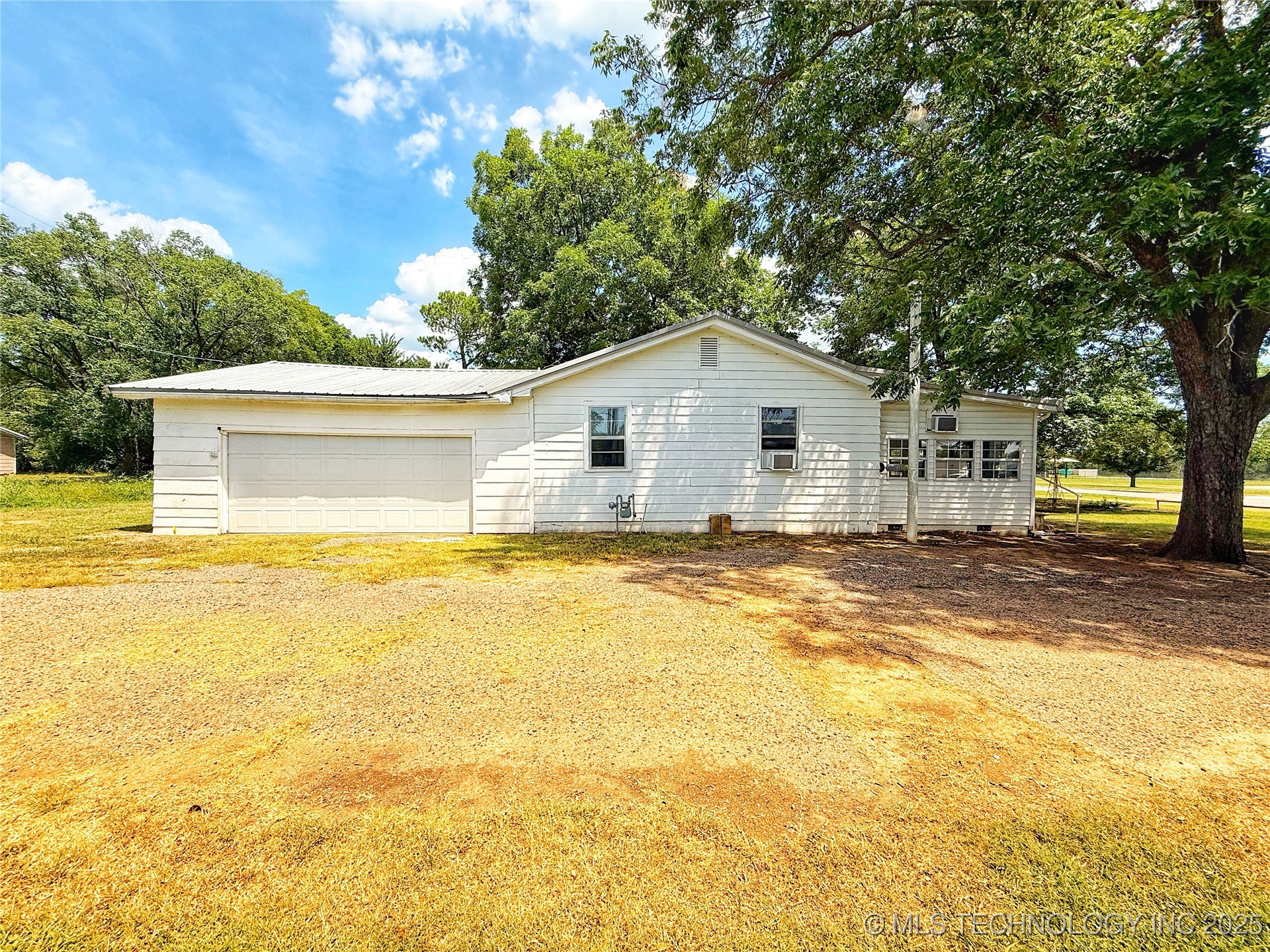 509 E Highway Highway