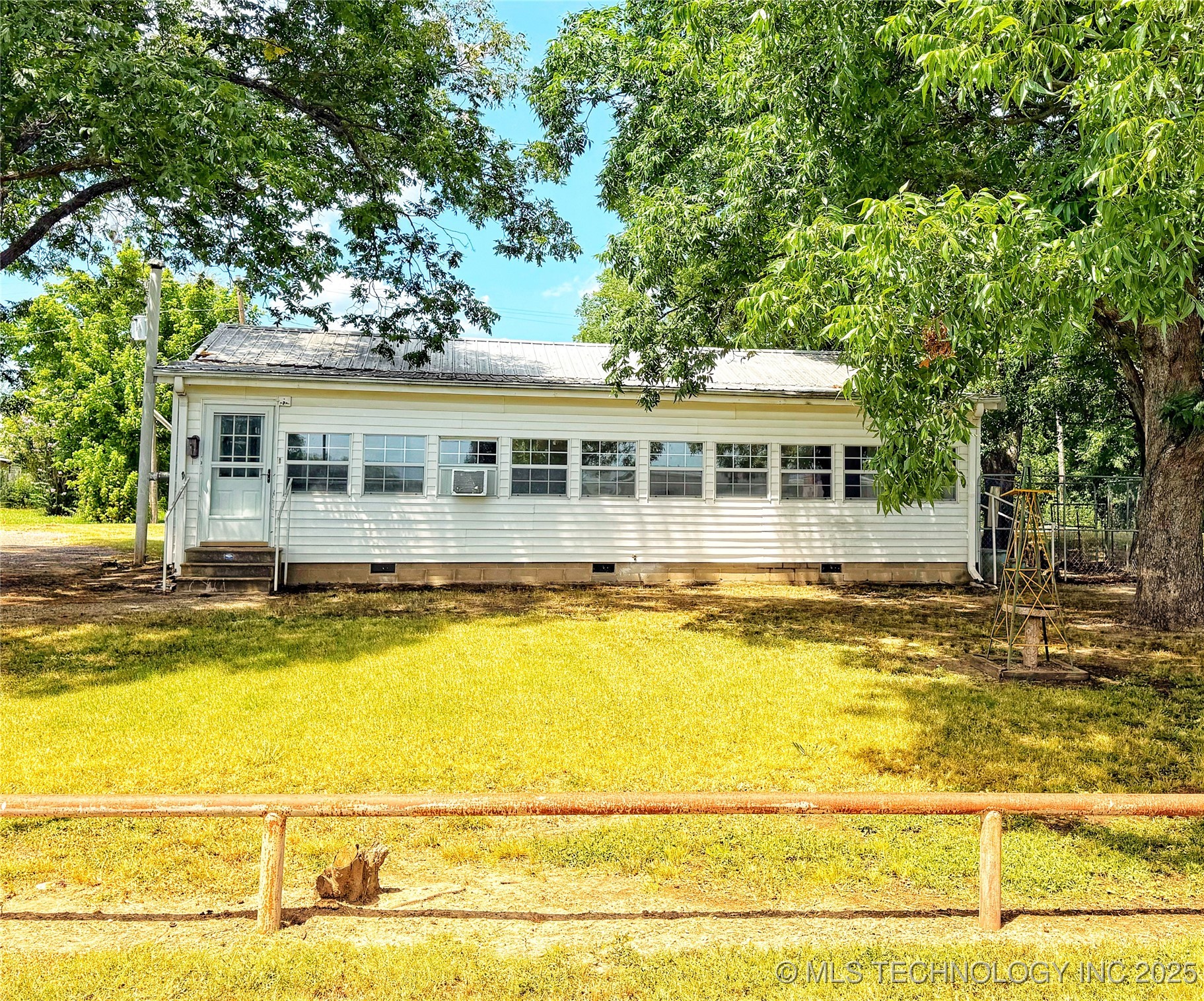 509 E Highway Highway