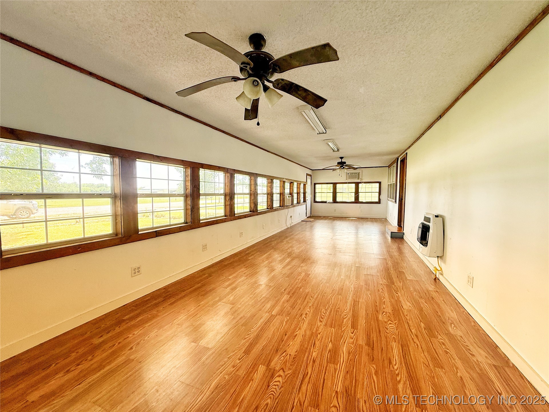 509 E Highway Highway
