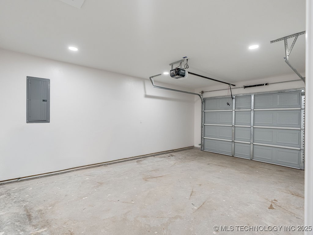 1108 E Beverly