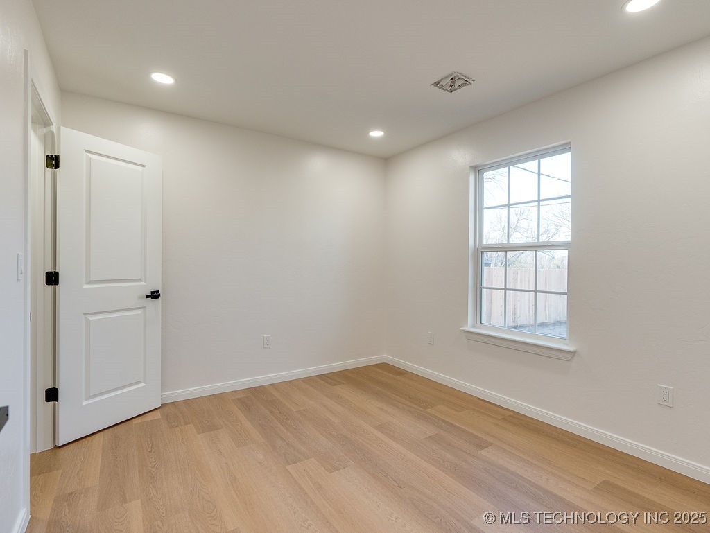 1108 E Beverly