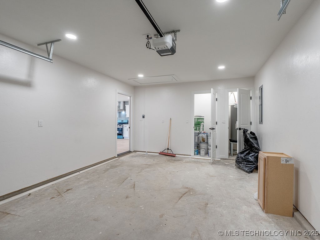 1108 E Beverly