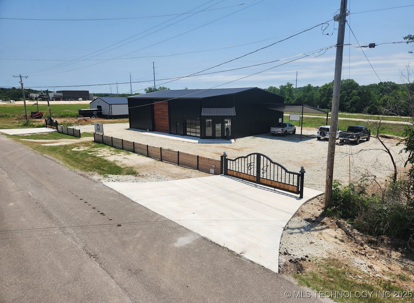 16473 County Road 1560