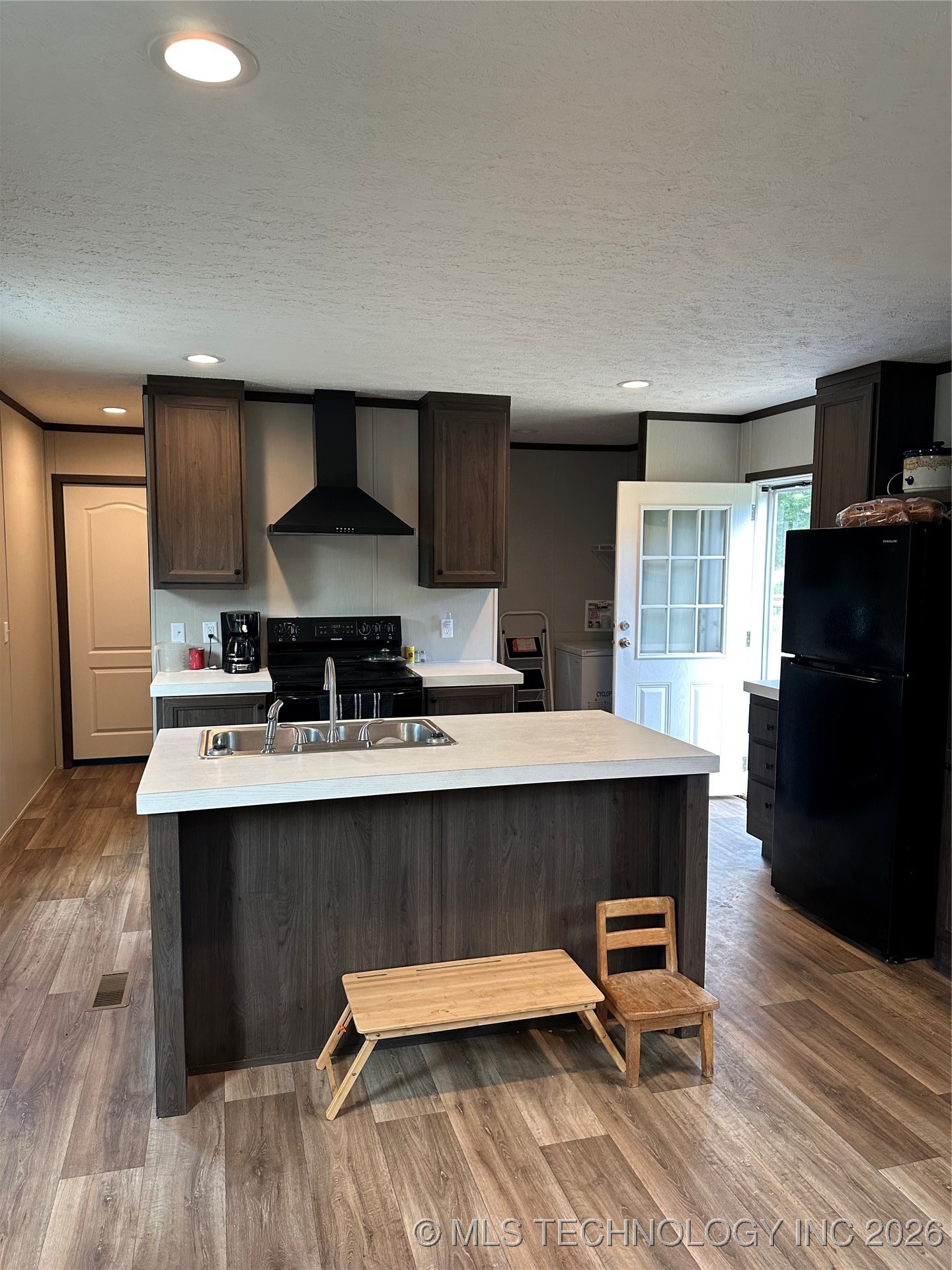 413 State Highway 1E