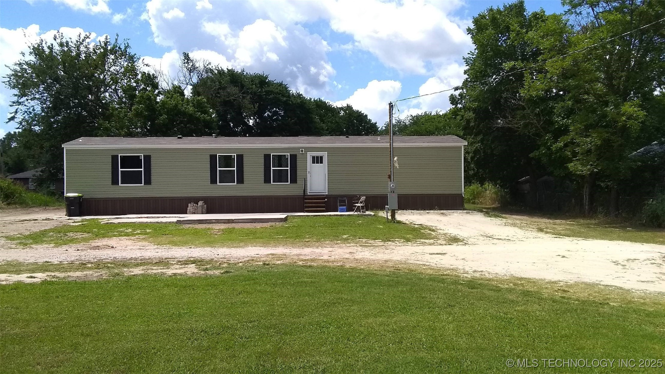 413 State Highway 1E