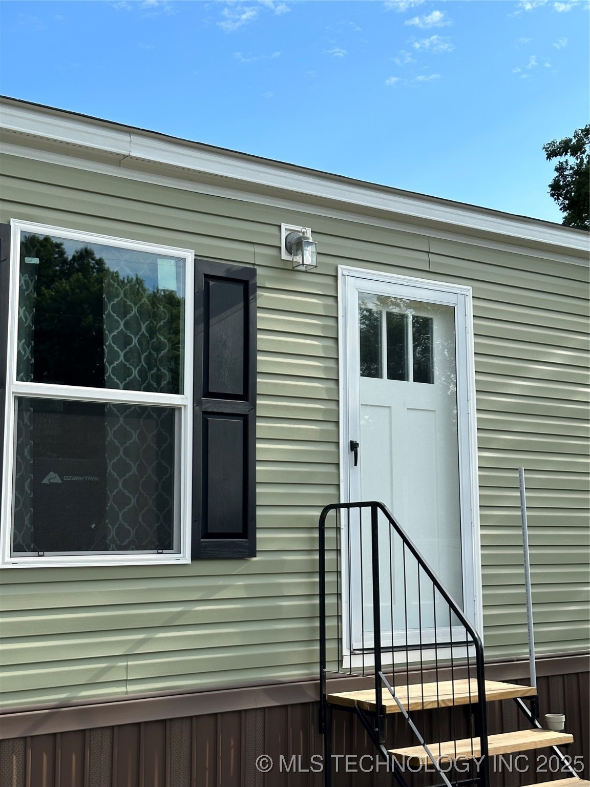 413 State Highway 1E