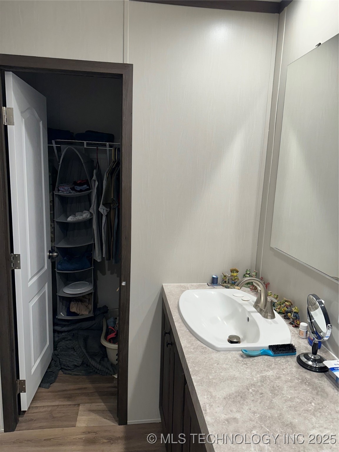 413 State Highway 1E