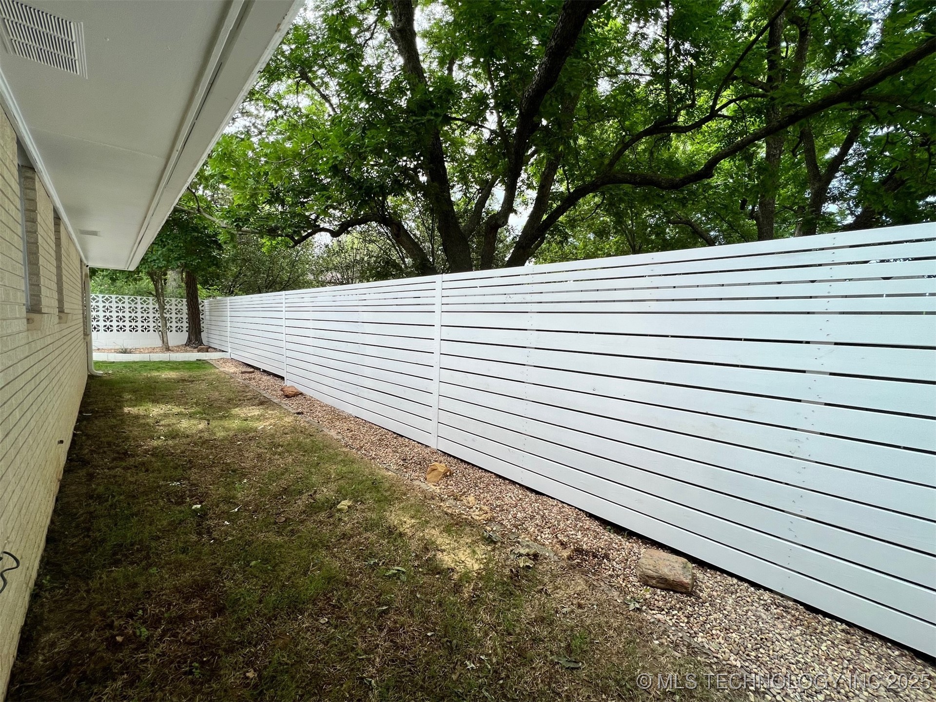 1604 Broadway Boulevard W