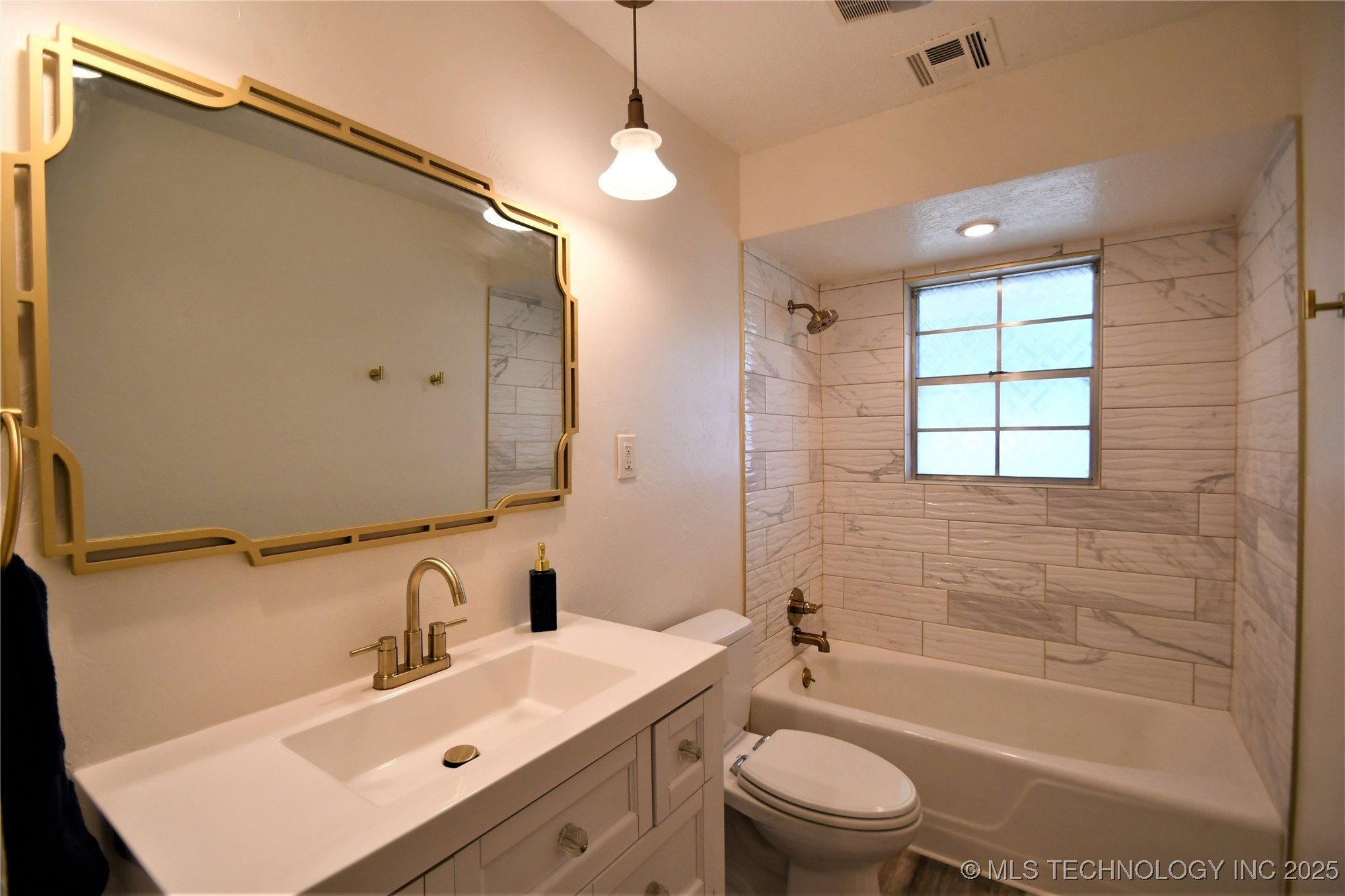 1604 Broadway Boulevard W