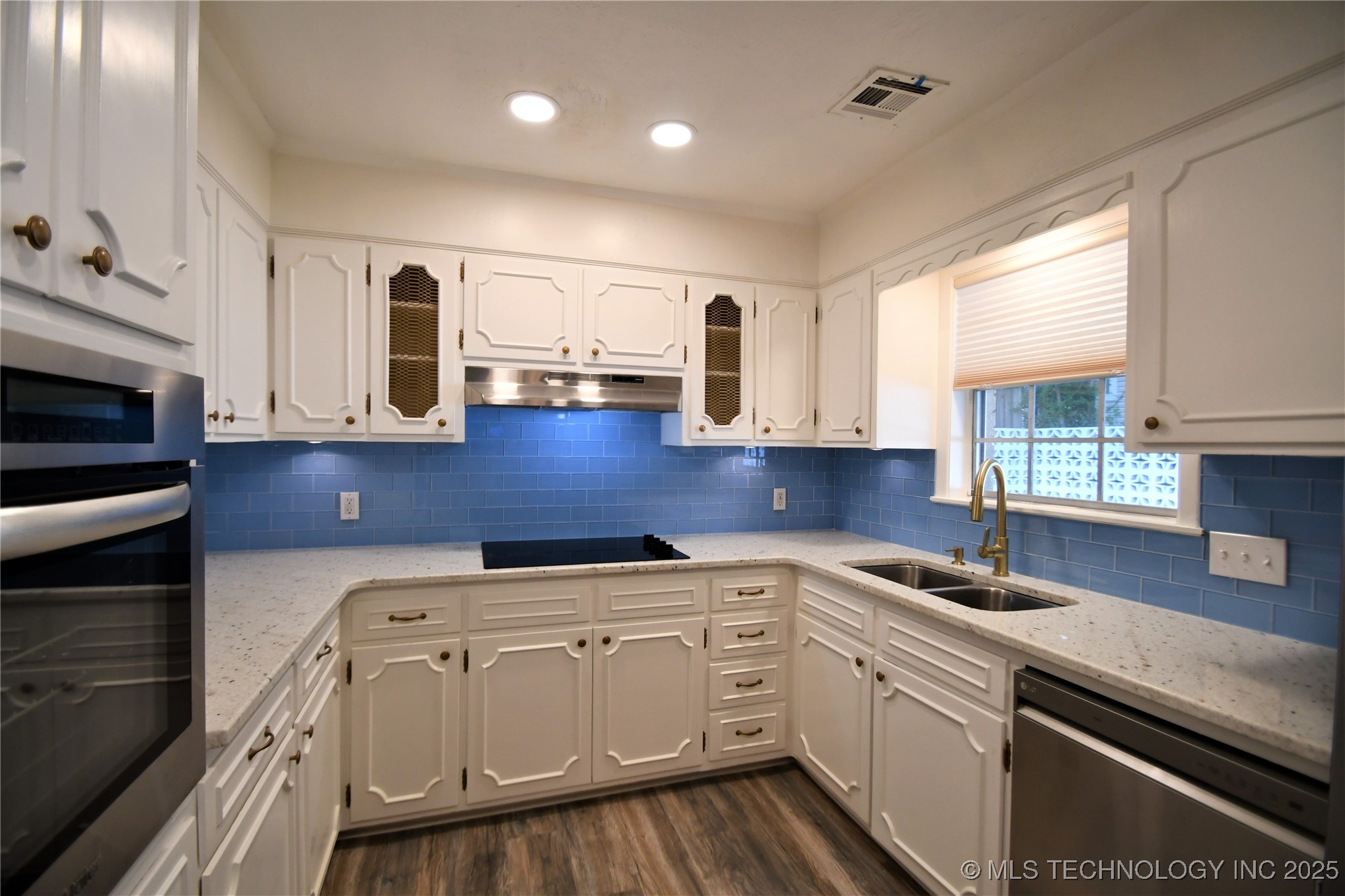 1604 Broadway Boulevard W