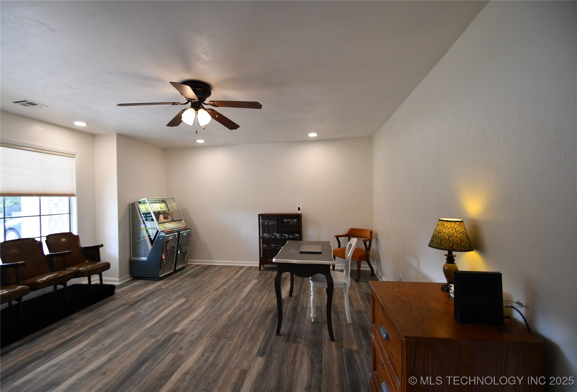 1604 Broadway Boulevard W