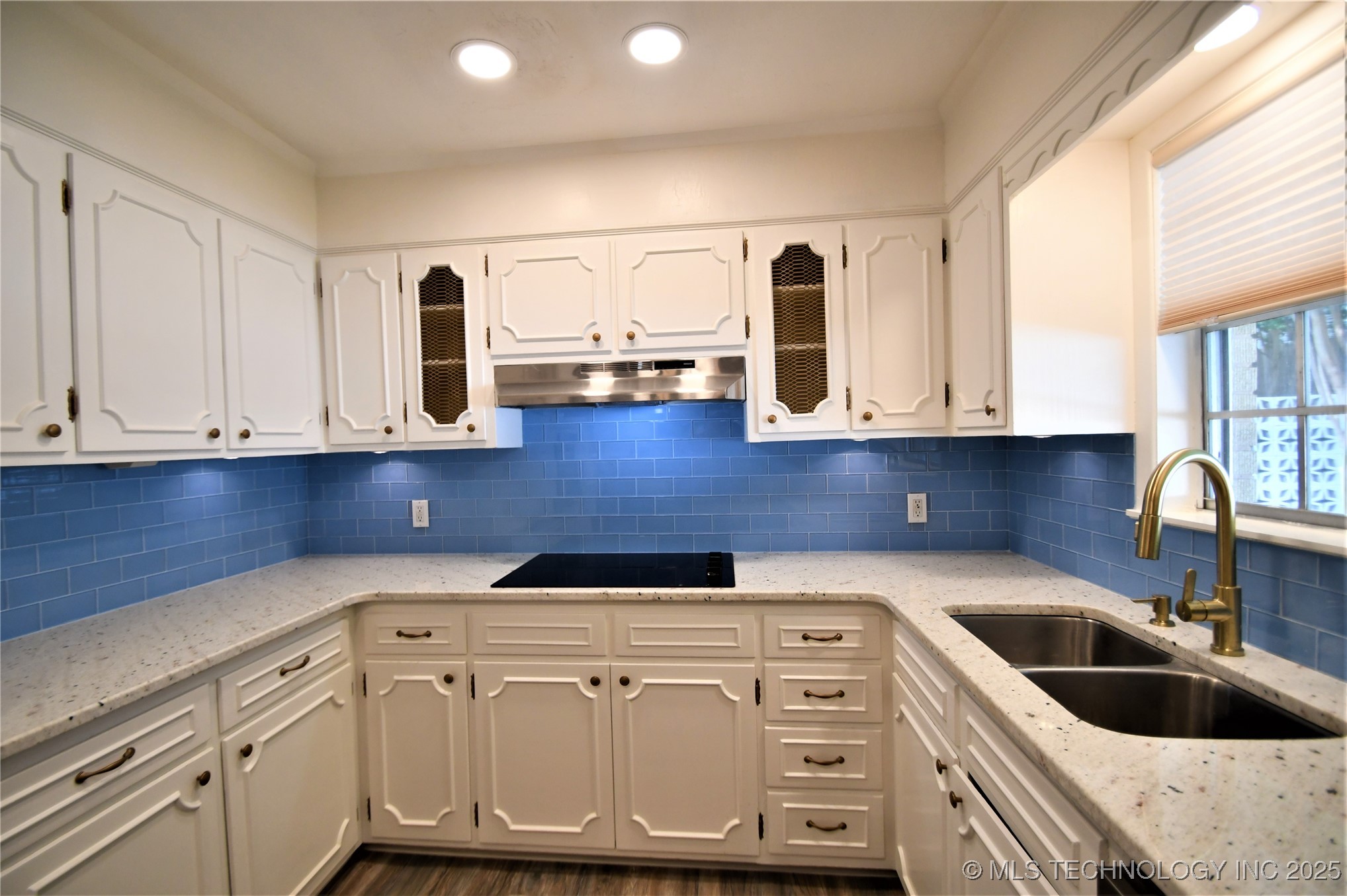 1604 Broadway Boulevard W