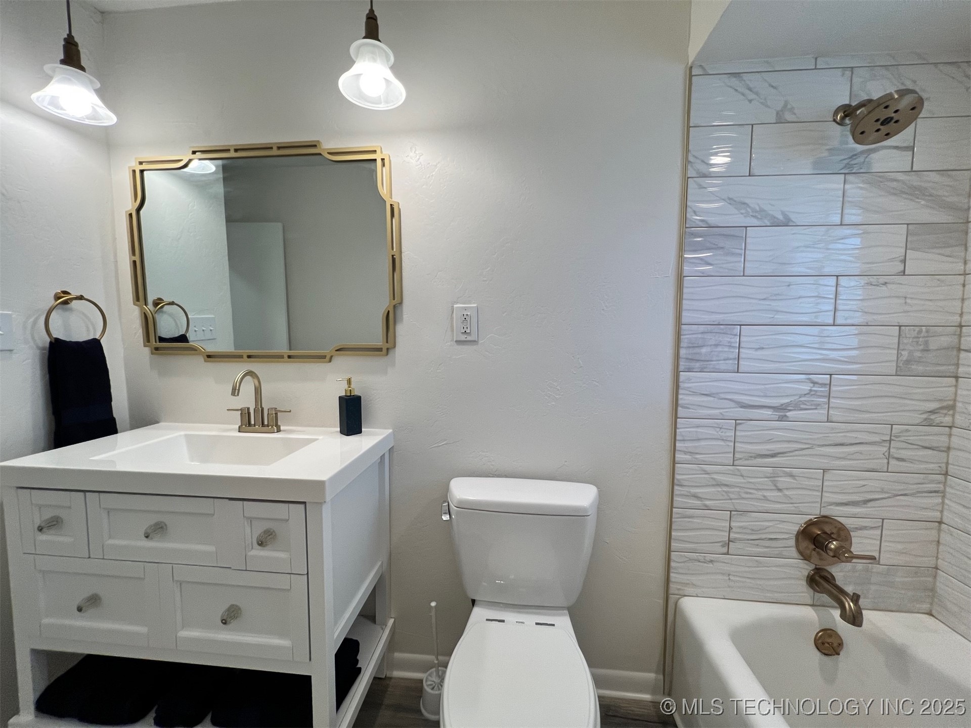 1604 Broadway Boulevard W