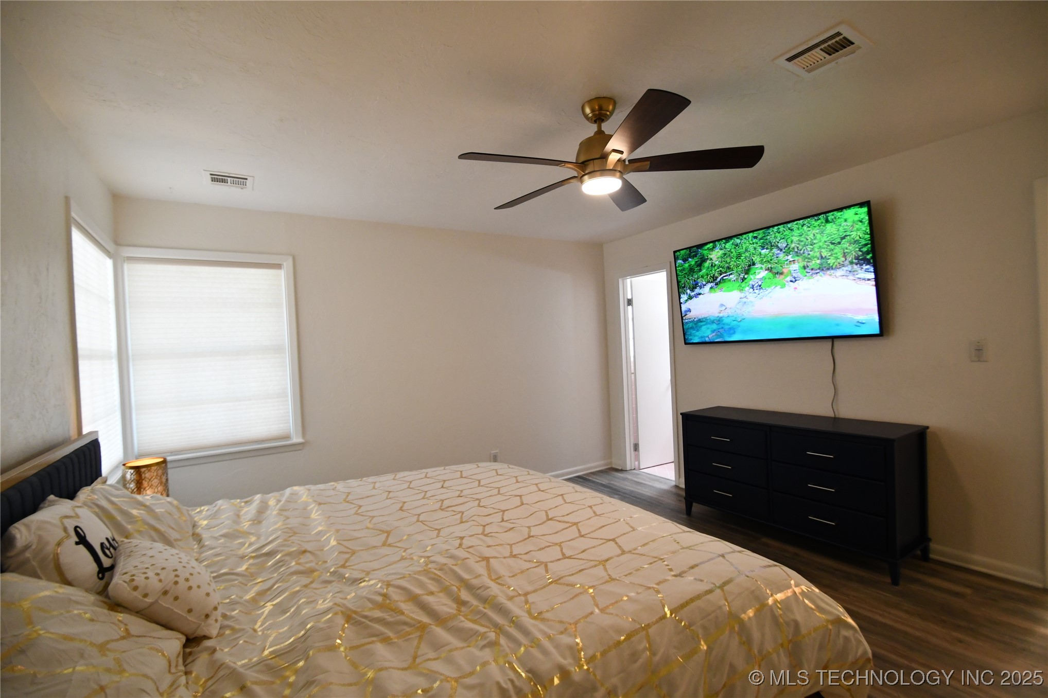 1604 Broadway Boulevard W