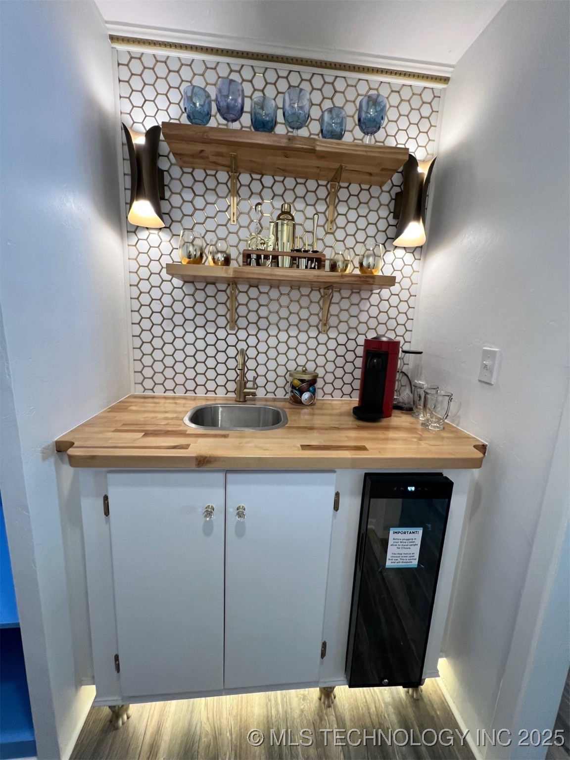 1604 Broadway Boulevard W