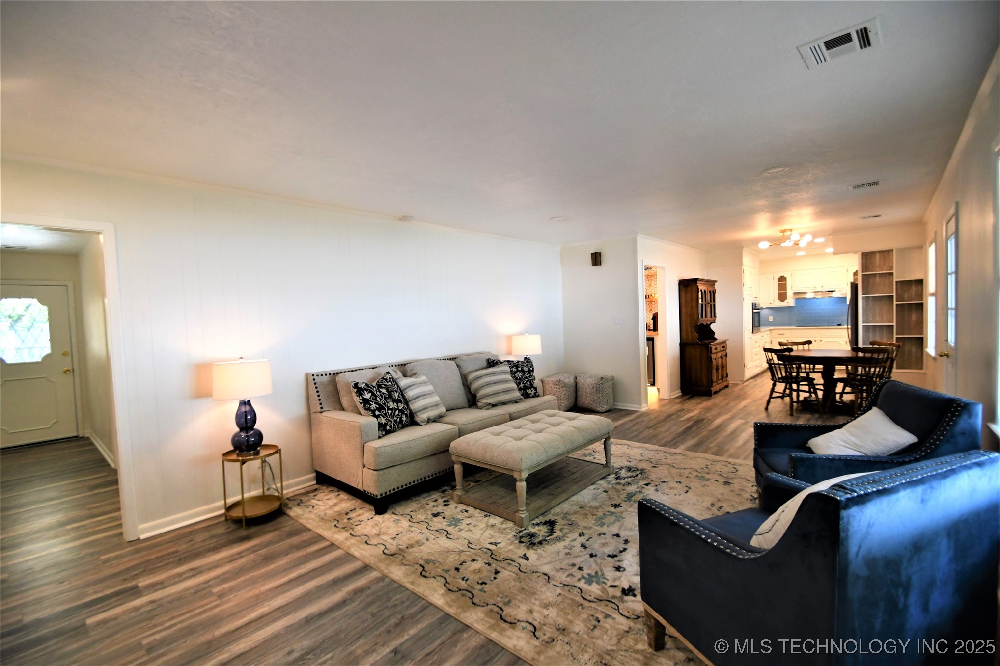 1604 Broadway Boulevard W