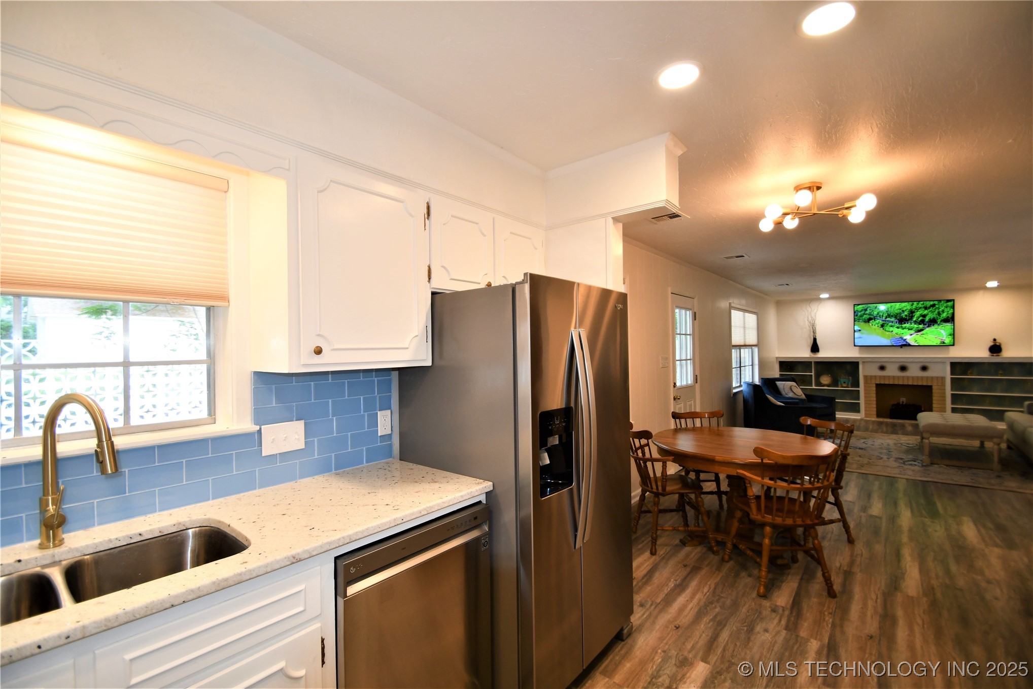 1604 Broadway Boulevard W