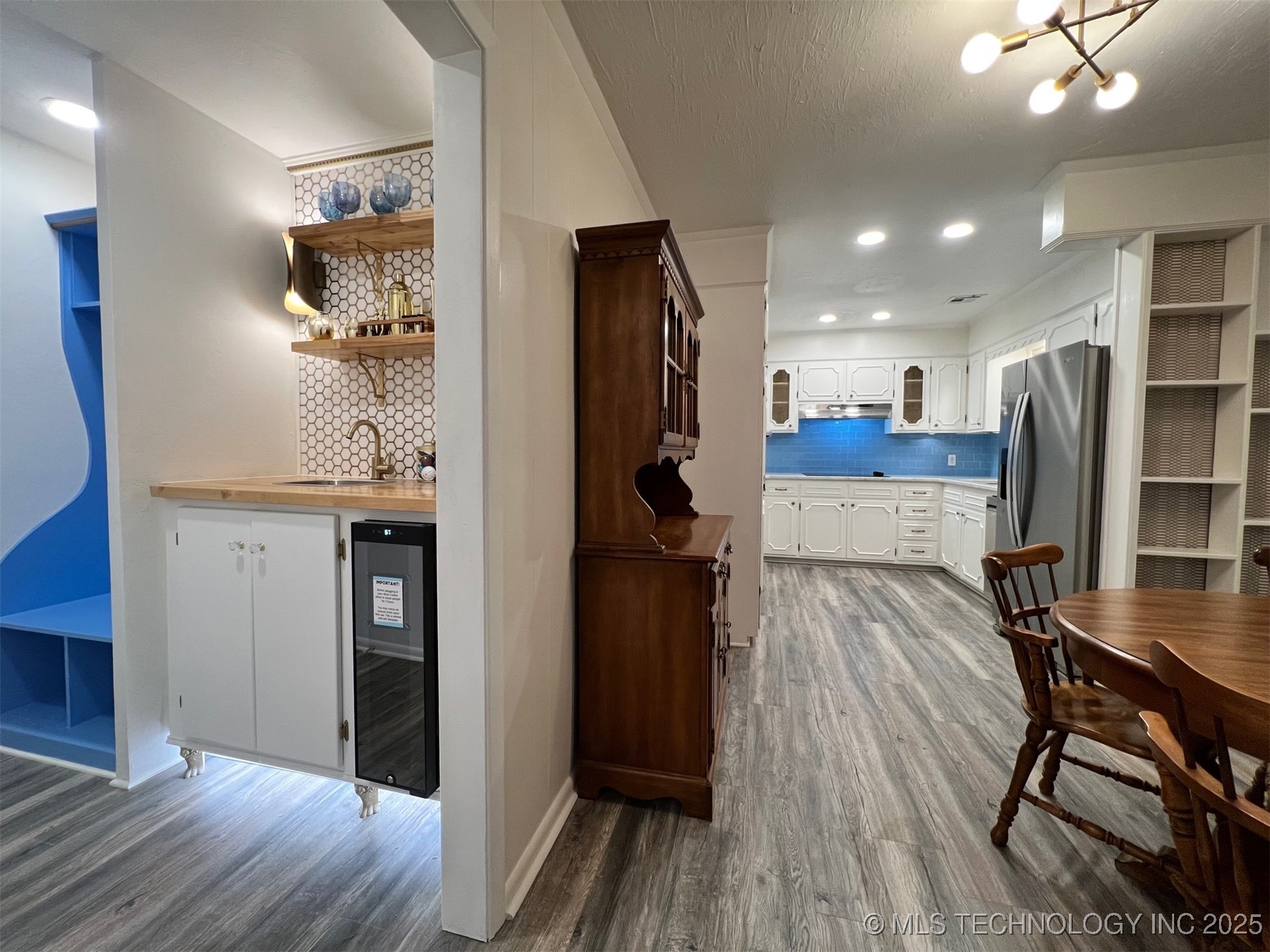 1604 Broadway Boulevard W