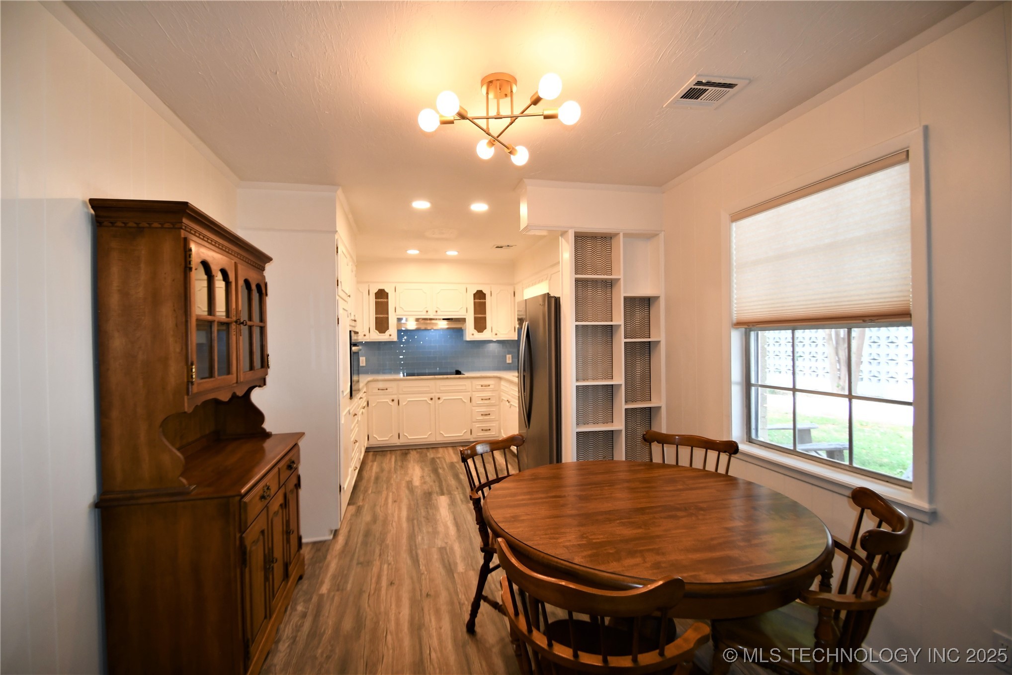 1604 Broadway Boulevard W