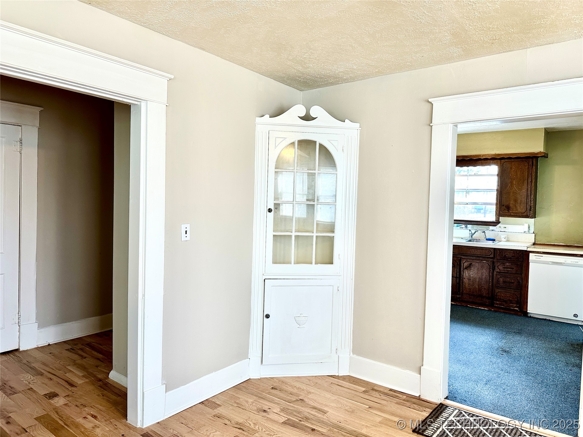 411 W 8th