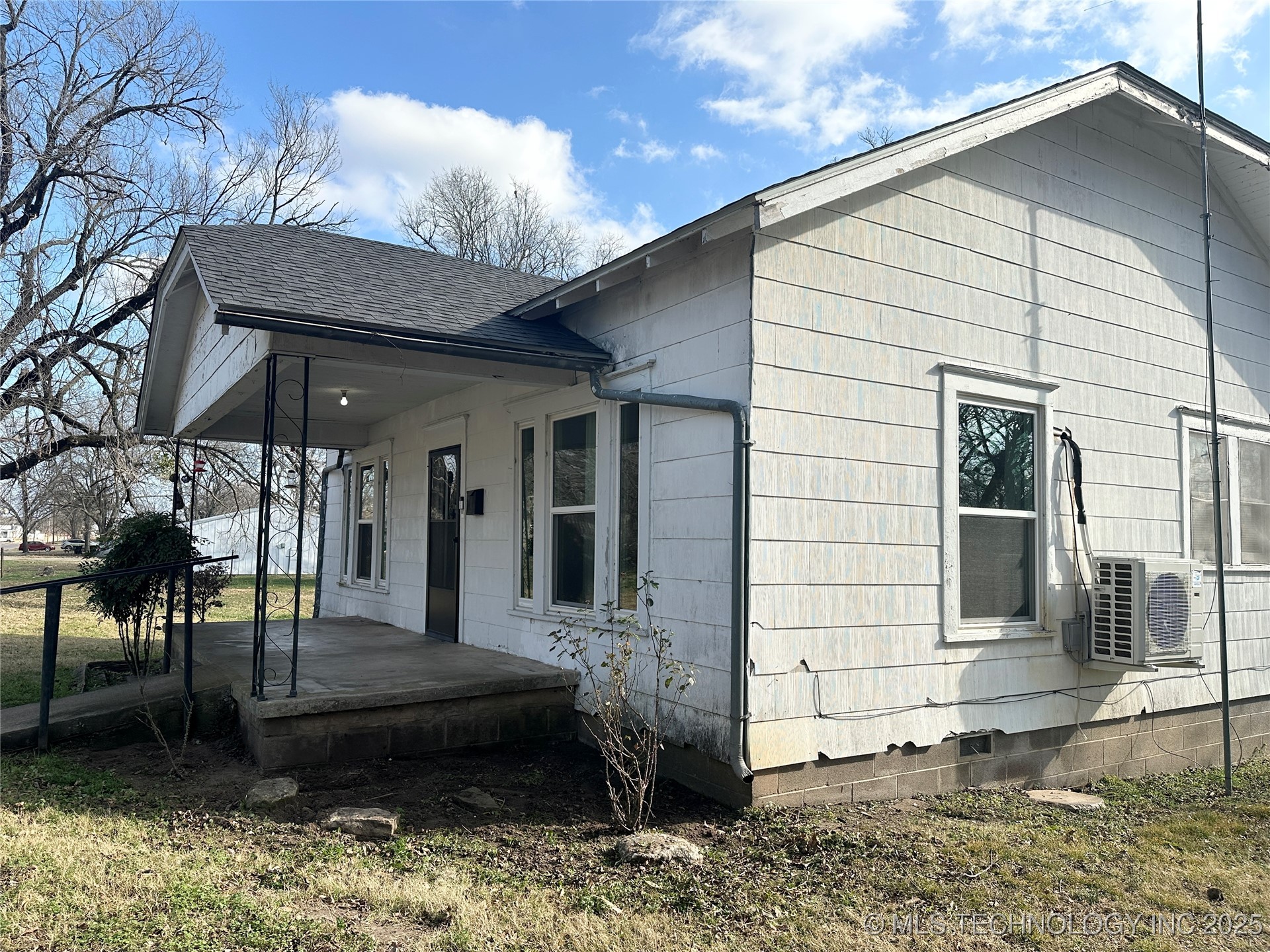 411 W 8th
