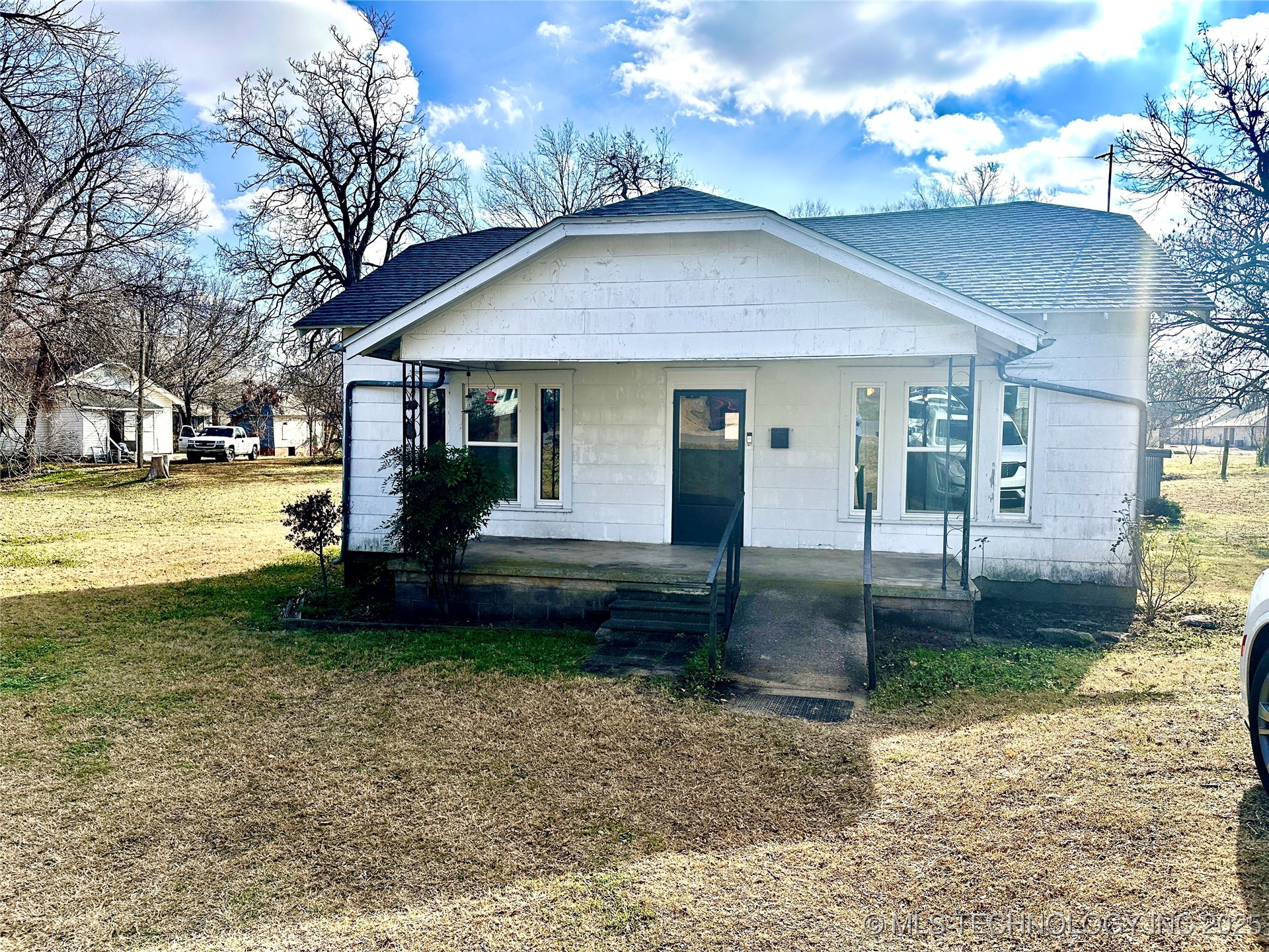 411 W 8th