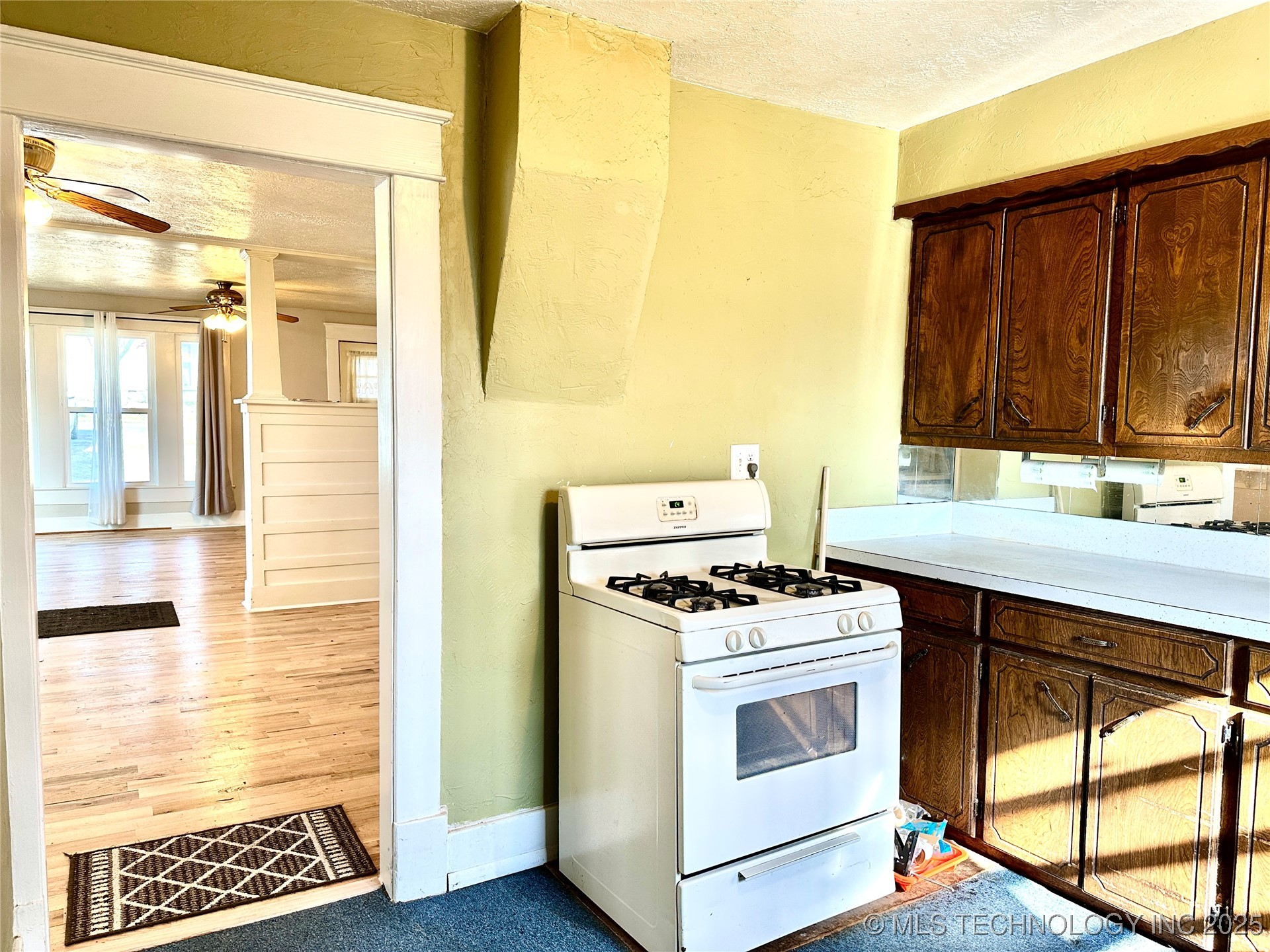 411 W 8th