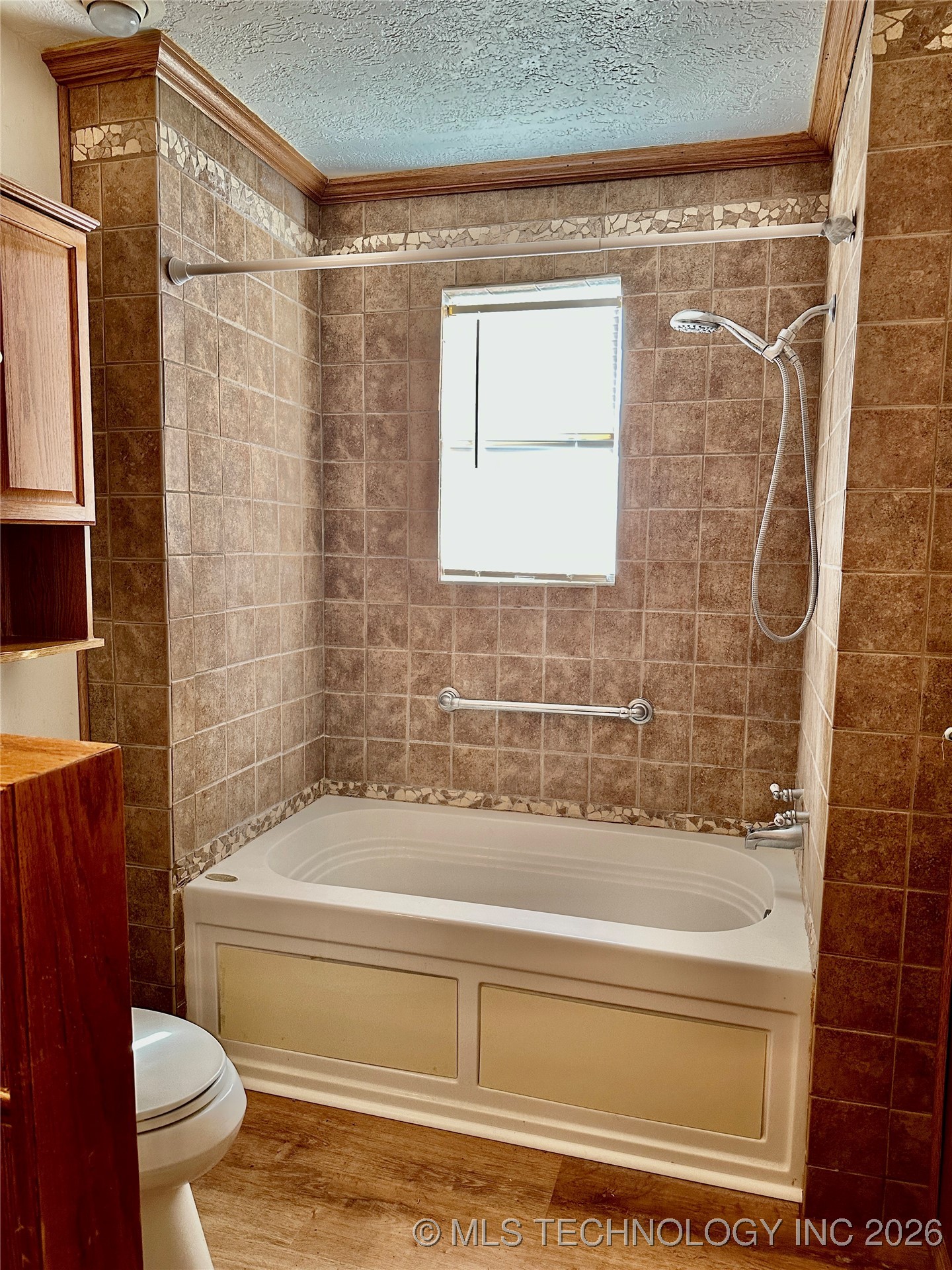 411 W 8th