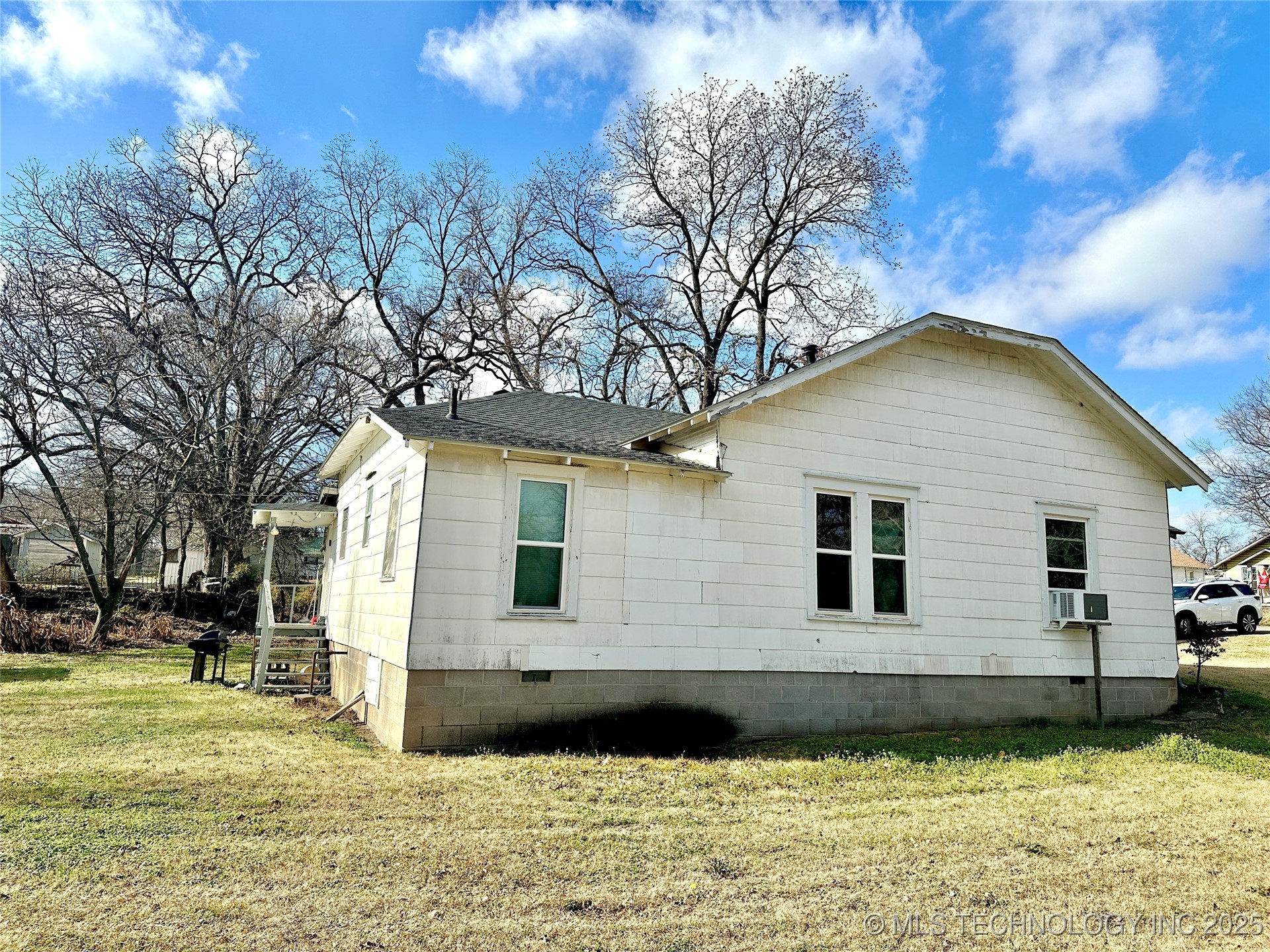 411 W 8th