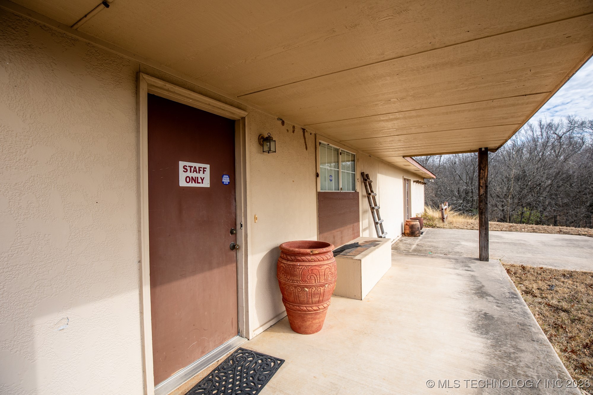 2100 Ahloso Road