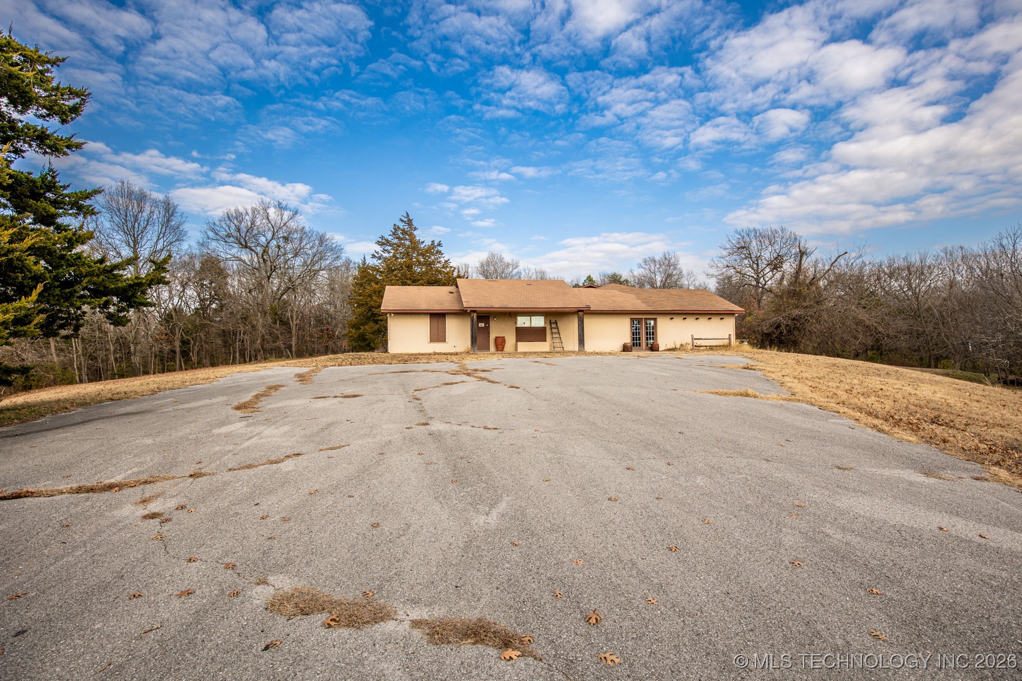 2100 Ahloso Road