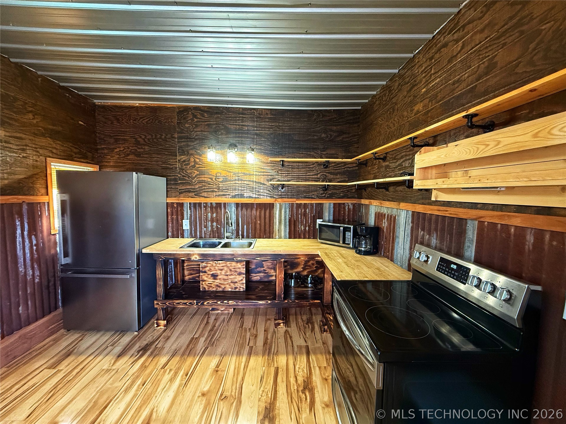 715 N Burgess