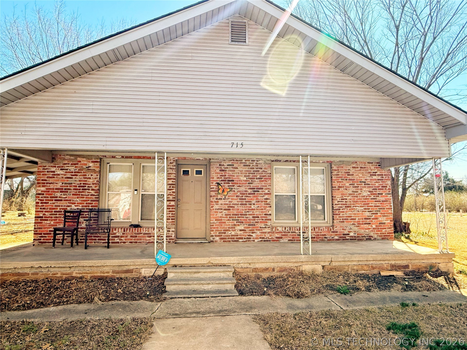 715 N Burgess