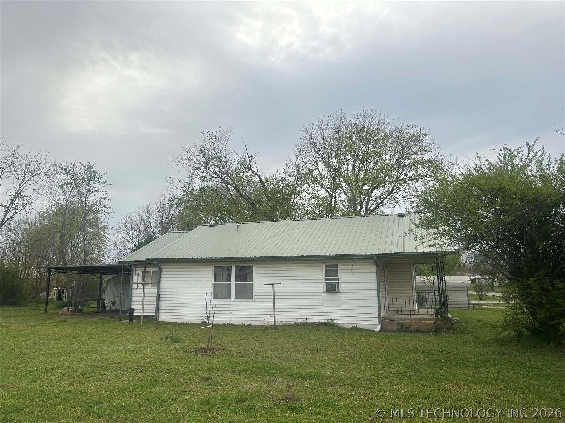 201 W Broadway