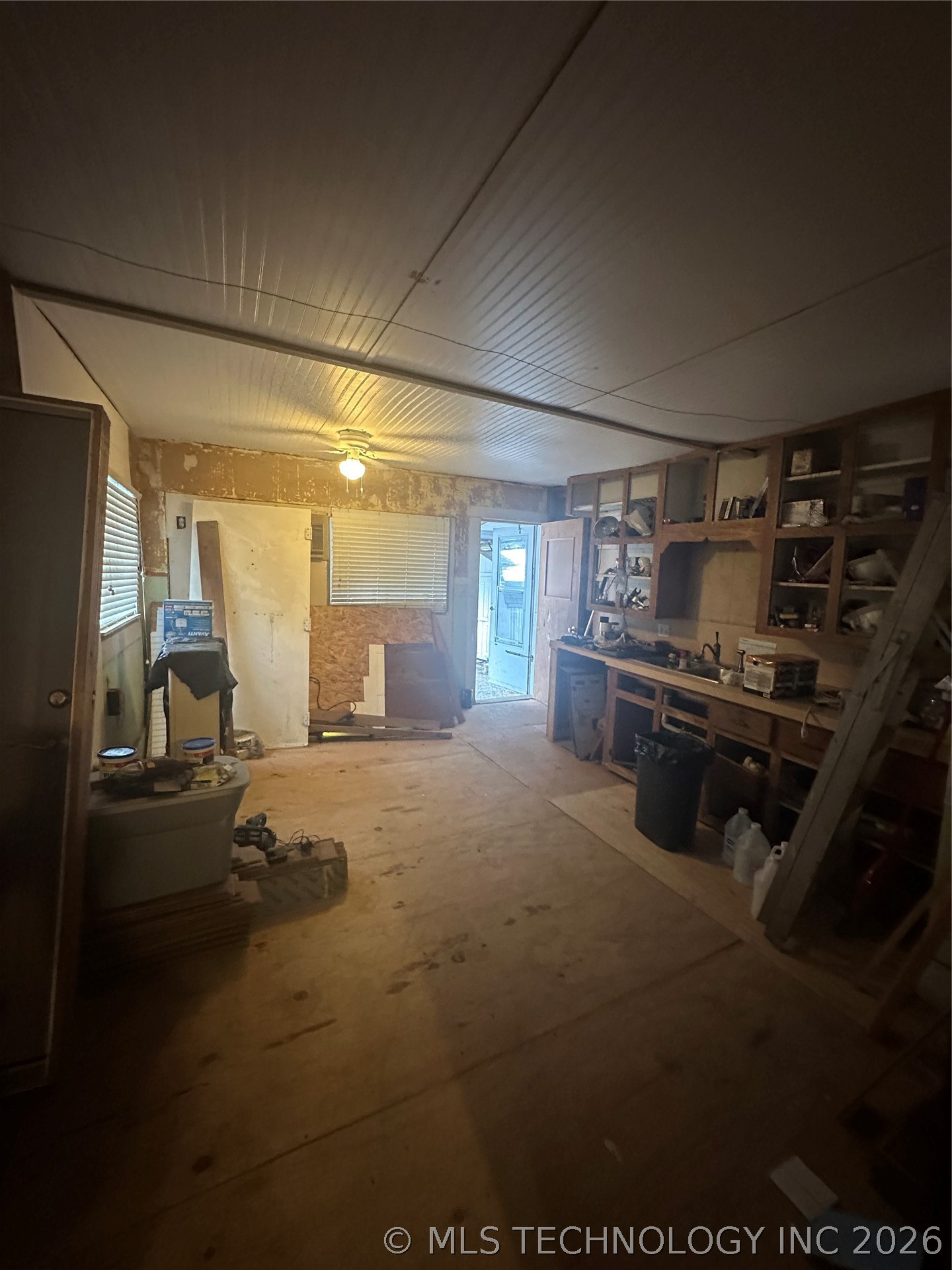 201 W Broadway