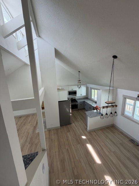7180 Country Hollow