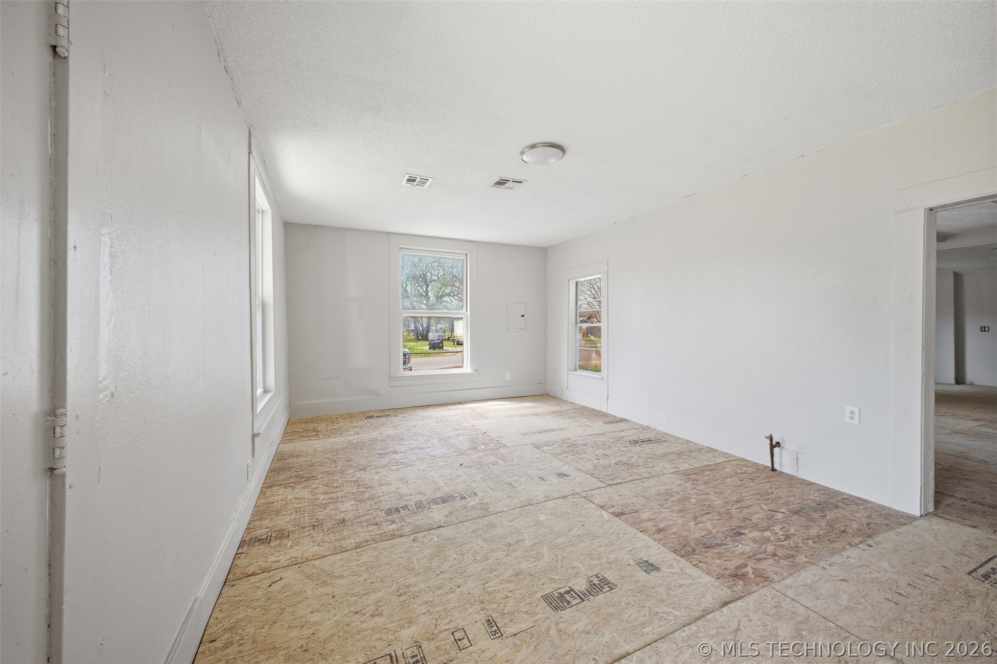 630 W 8th