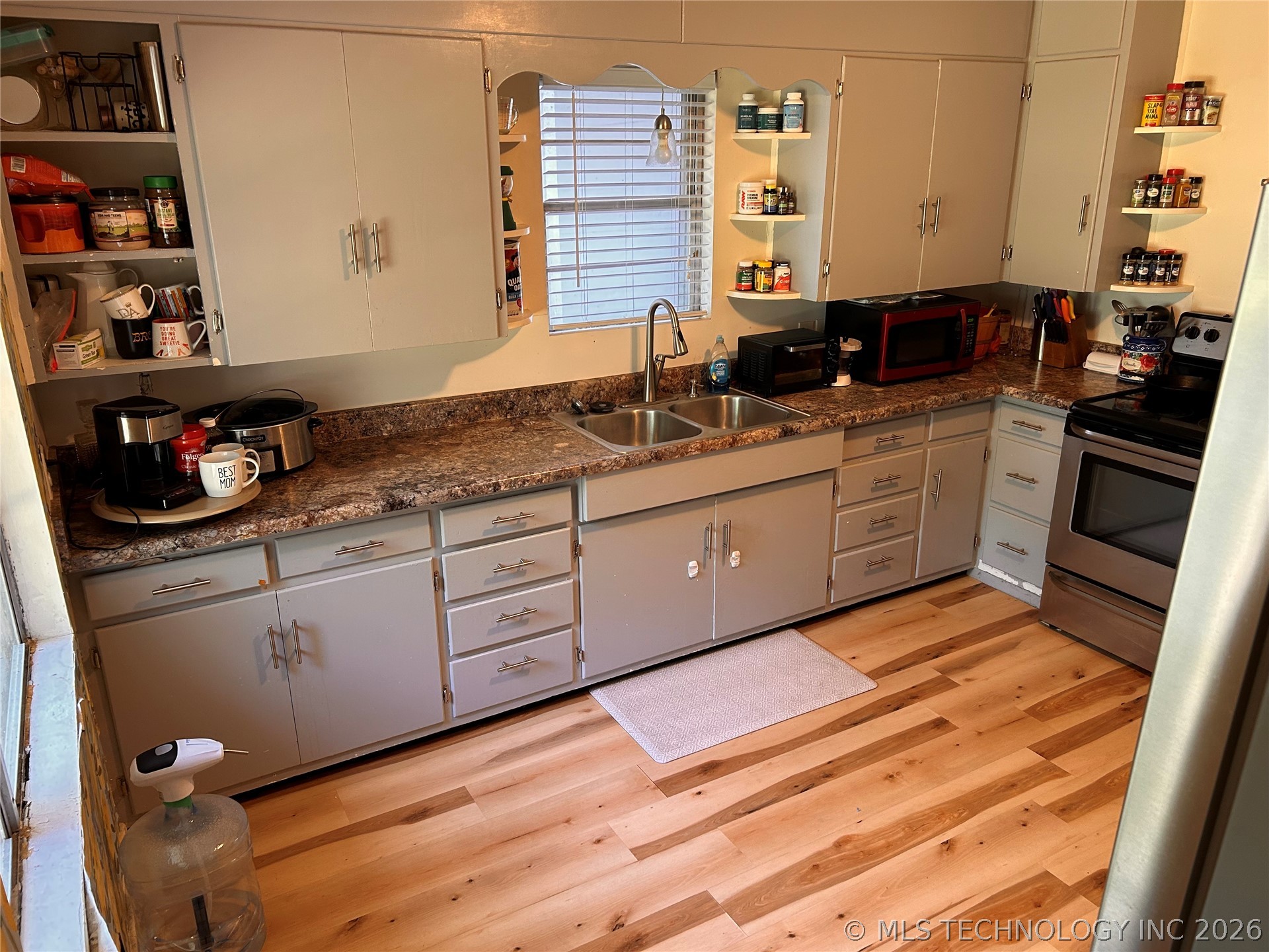 123 E 15th