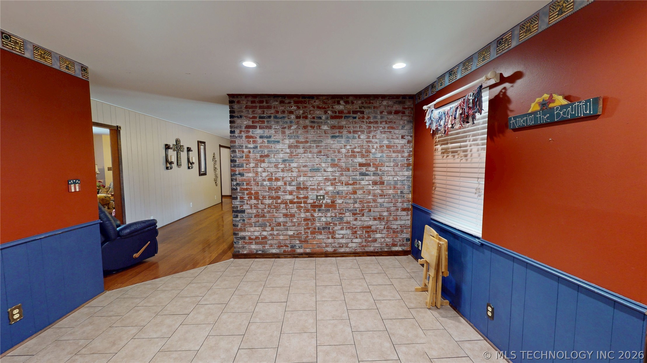 1005 S Broadway