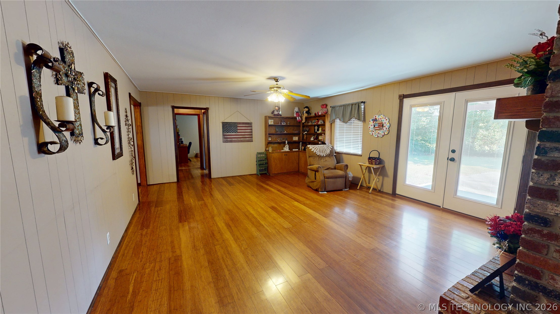 1005 S Broadway