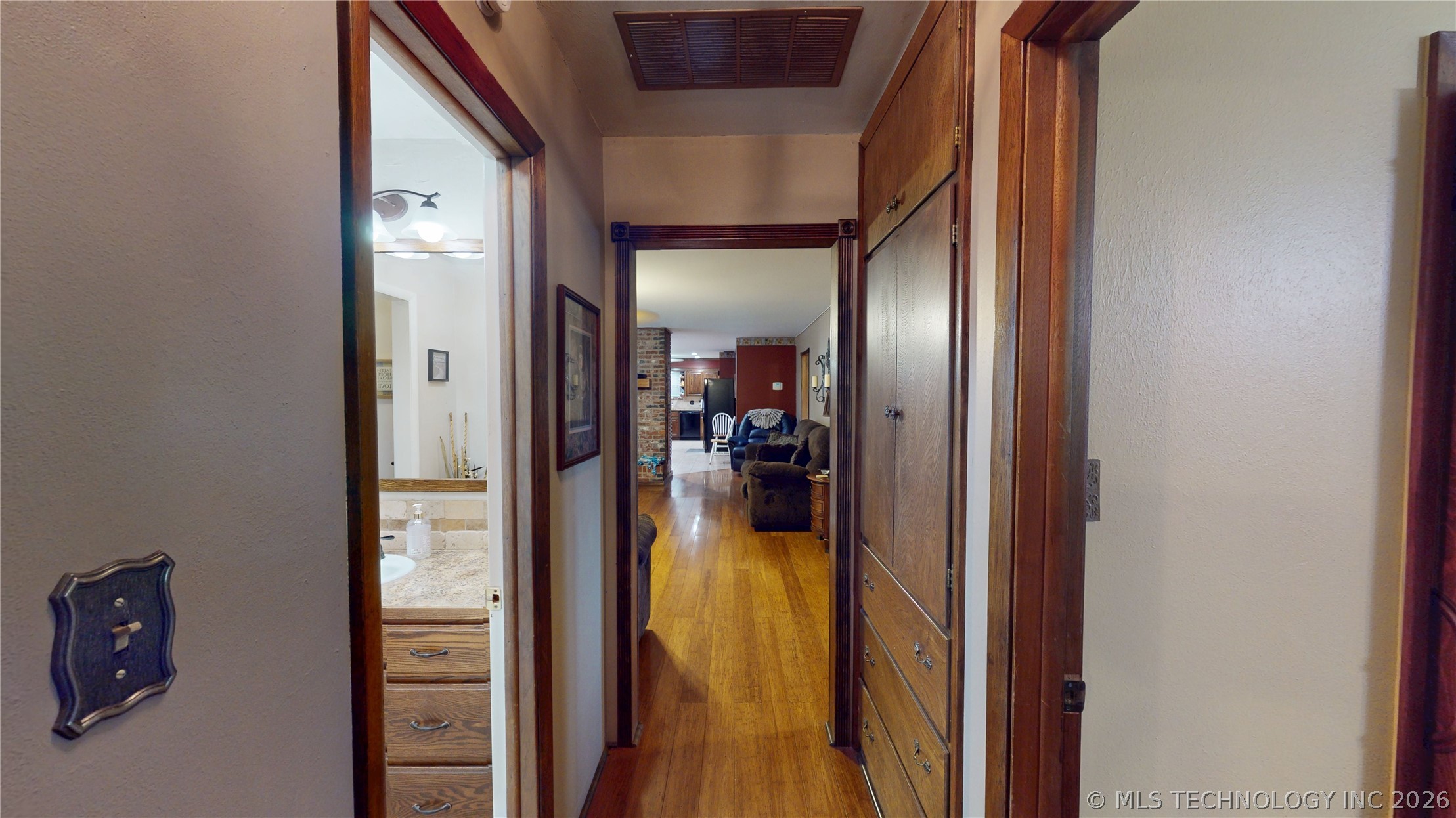 1005 S Broadway