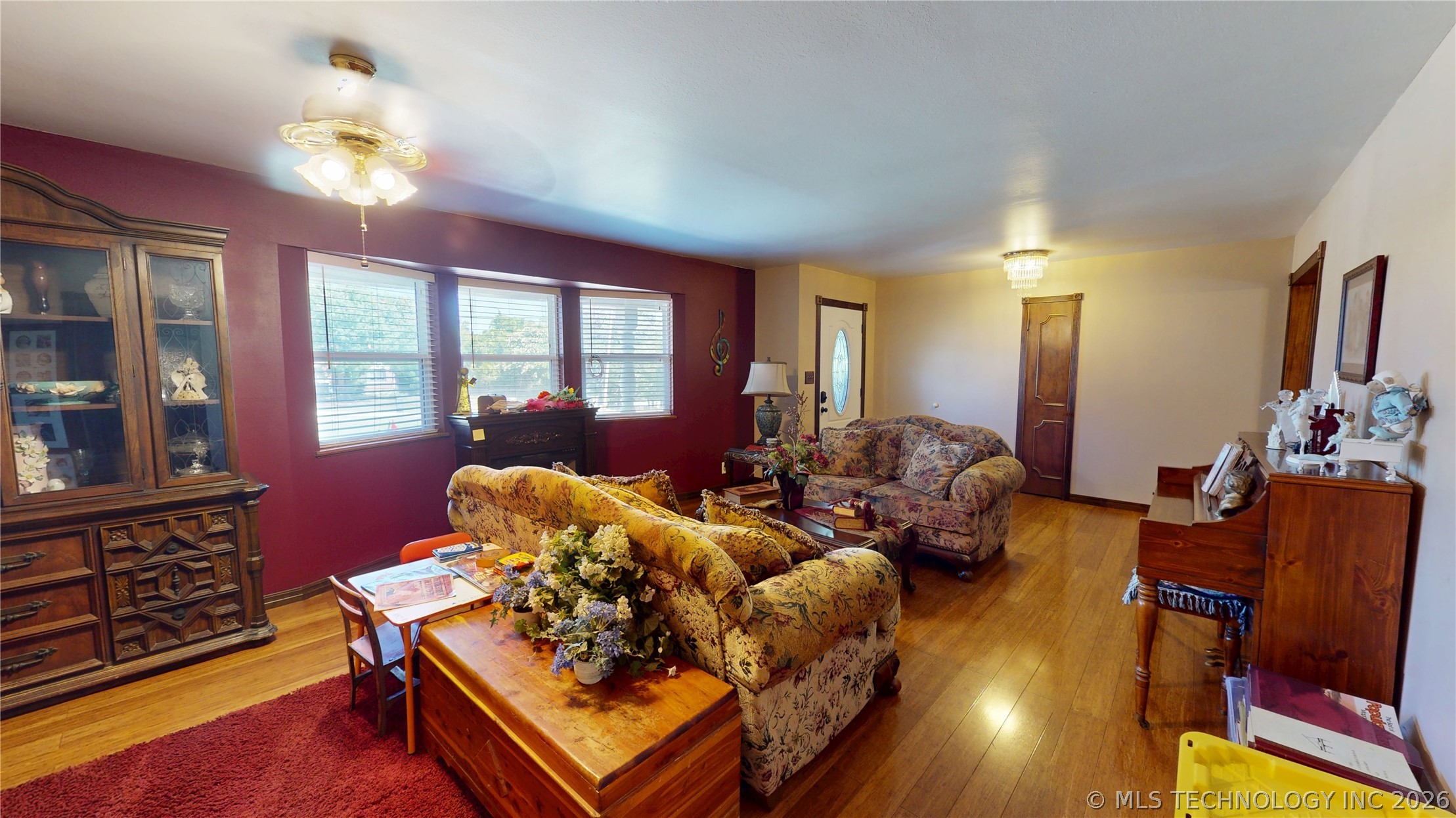 1005 S Broadway