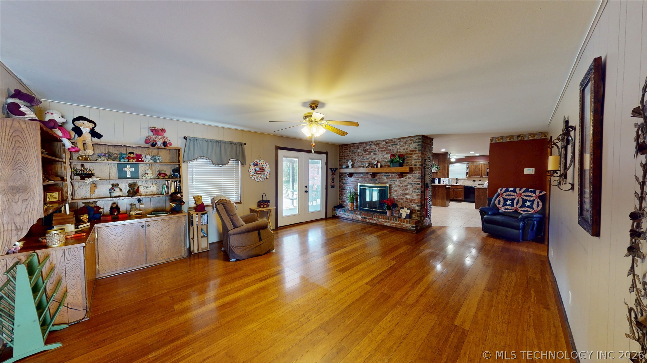 1005 S Broadway