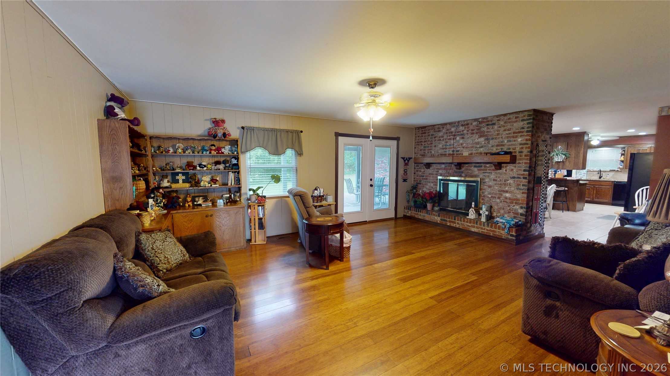 1005 S Broadway
