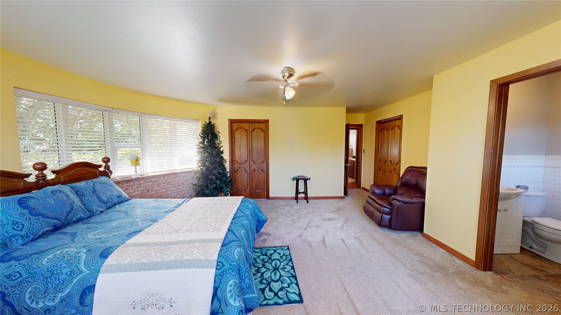 1005 S Broadway